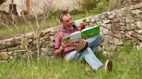 Michaël Crosa, auteur de Petit volcan et gagnant 2017 du concours Ouvrez, Ouvrez les livres aux bébés organisé par le département