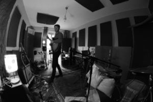 Baptiste Rougery, homme-orchestre, sort l'album Lost In Beaucaire avec son groupe de musique Woody Murder Mystery