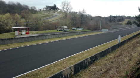 La piste vide du circuit de Charade