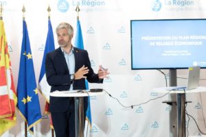 Laurent Wauquiez présente le plan de relance économique de la Région. la R