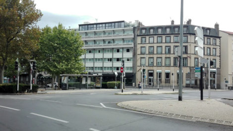 La Place Delille, côté sud- photo 7 Jours à Clermont.