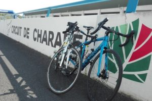 Vélos sur le circuit de Charade / Photo 7 jours à Clermont