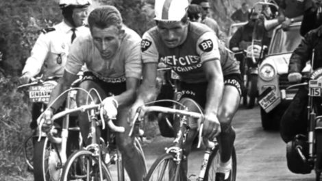 Anquetil et Poulidor au coude à coude en 1964- photo Roger Krieger @L'Equipe