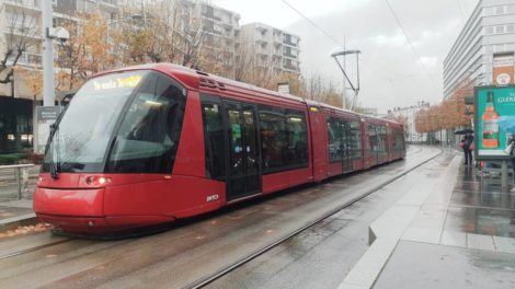 Le tram, un jour de pluie- photo 7 Jours à Clermont.
