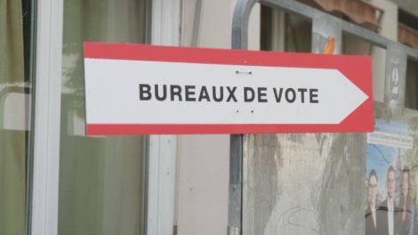 Flèche bureau de vote / Photo 7 jours à Clermont