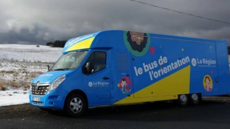 Bus de l'orientation / Photo Auvergne-Rhône-Alpes Orientation