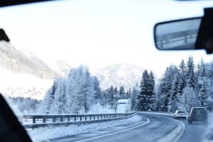 route enneigée / photo pexels-skylar-kang