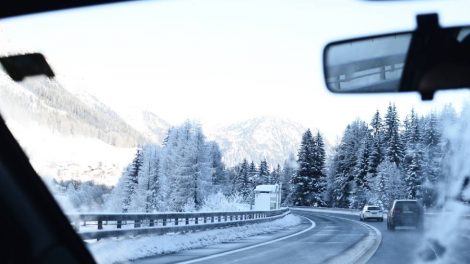 route enneigée / photo pexels-skylar-kang