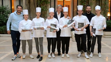 Les finalistes du "Challenge Foie Gras 2021" avec Guy LEGAY, Président et coordinateur du Challenge, Adrien Cachot, Finaliste TOP Chef 2020 et Pierre CHOMET, Candidat Top Chef 2021. Benjamin Faure est à l'extrême droite.