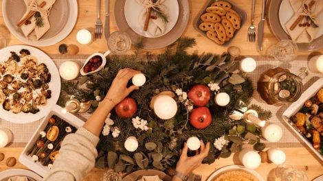 Table de Noël / Photo N. Michalou-Pexels