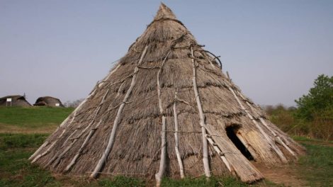 Hutte préhistorique reconstituée au Japon / Photo Wikimedia