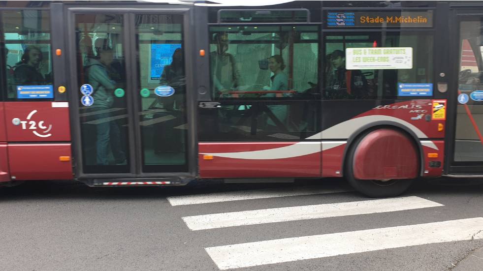 Bus articulé T2C / photo 7 jours à Clermont