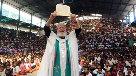 Père Pedro / Photo Akamasoa