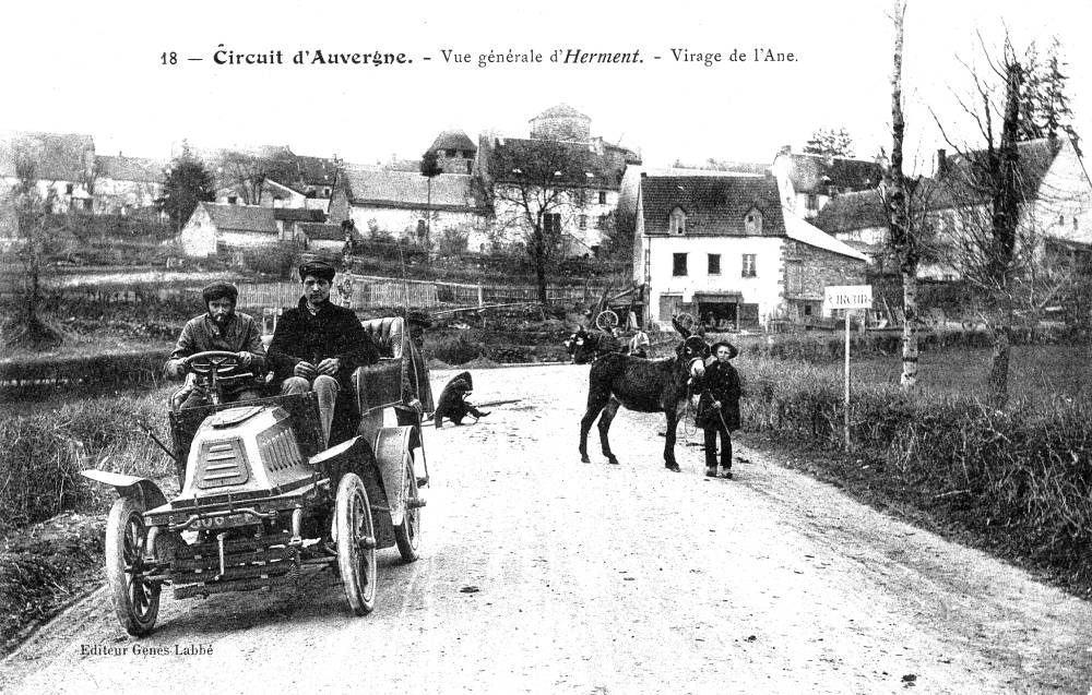 À Herment, un âne têtu, un bolide et un cycliste à terre. Coll. Patrice Besqueut