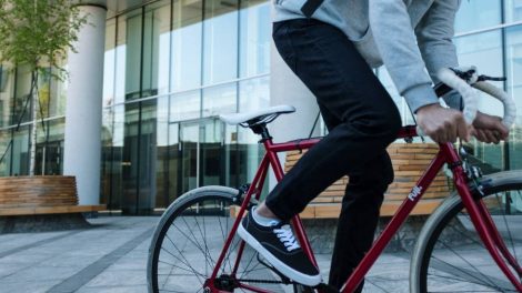 Vélo en ville / Photo Cottonbro - Pexels