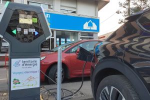 Borne de recharge VE / Photo 7 jours à Clermont