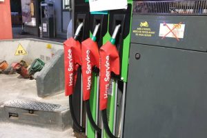 pompes essence vides / Photo 7 Jours à Clermont