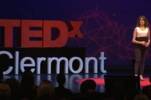 Fanny Agostini lors d'un talk TEDx Clermont / Photo TEDx