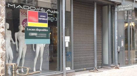 Commerce fermé / Photo 7 Jours à Clermont