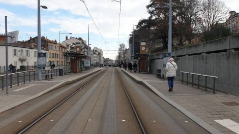 Clermont, voie du tramway vide / photo 7 Jours à Clermont