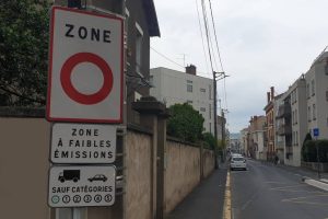 Panneau ZFE Clermont / Photo 7 Jours à Clermont