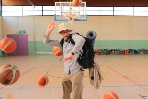 Sur le chemin de Saint-Jacques - Didier Richer photo 2 © Charles Rostan (2)