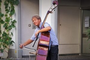 musicien dans la rue / Photo pasja 1000 - Pixabay