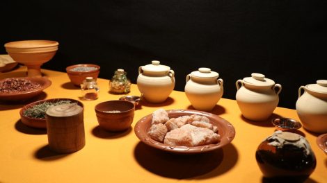 Exposition cosmétique antiquité / Photo Association ENARRO