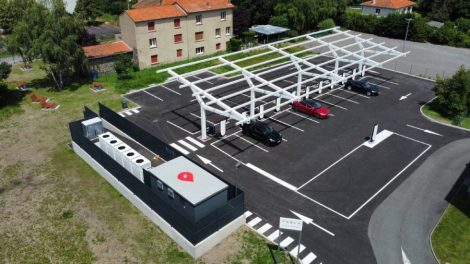 Superchargeur V4 Tesla de Riom / Photo Tesla
