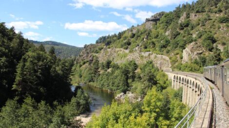 Gorges de l'Allier / Photo Train à vapeur d'Auvergne