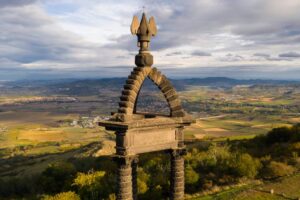 Casque de Vercingétorix à Gergovie Photo © Manuel Cohen.