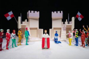 Peplum médieval / Photo Martin Argyroglo