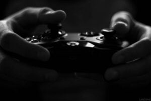 Gamer / Photo Lalesh Aldarwish - Pexels