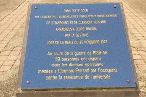 Plaque commémorative rafle université Clermont / Photo 7 Jours à Clermont