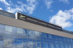 Aéroport Clermont-Aulnat / Photo 7 Jours à Clermont