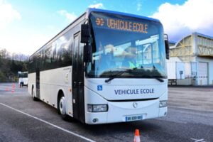 Autocar école LP Pierre Boulanger / Photo Rectorat de Clermont