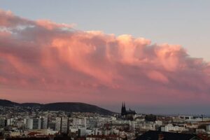 vue Est de Clermont Photo 7 Jours à Clermont