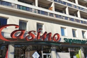 Casino, place des Salins / Photo 7 jours à Clermont