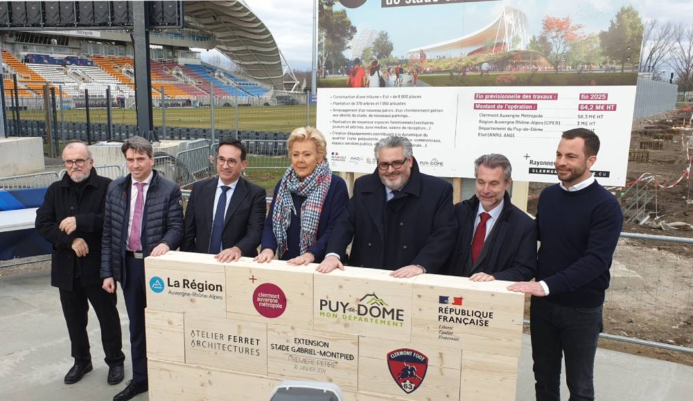 Pose de la 1ere pierre Montpied / Photo 7 Jours à Clermont