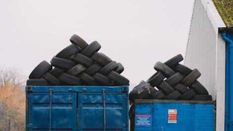 Pneus en fin de vie / Photo Ellie Burgin-Pexels