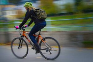 Femme à Vélo / Photo PxHere