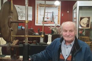 Marc Sanciaume et sa machine de Carré /Photo 7 Jours à Clermont