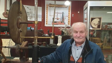 Marc Sanciaume et sa machine de Carré /Photo 7 Jours à Clermont