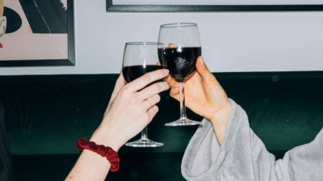 Verres de vin / Photo Koolshooters Pexel