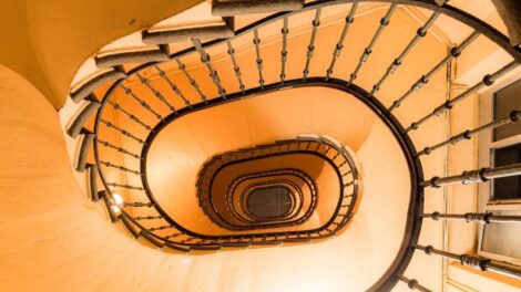 cage d'escaliers en spirale