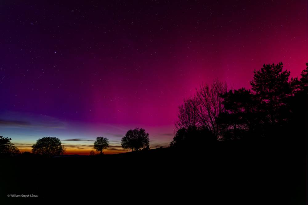 Aurore polaire en Auvergne Photo William Guyot-Lénat