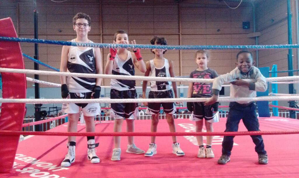 Jeunes boxeurs sur ring / Photo DR