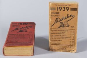 Guides Michelin 1939 le rouge et l'Américain / Photo Ivoire Clermont