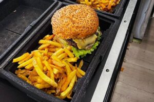 Hamburger dans boite QAPSUL / Photo QAPSUL