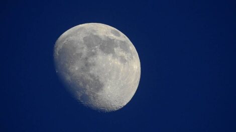 Lune / Photo Van Fulpen Pixabay